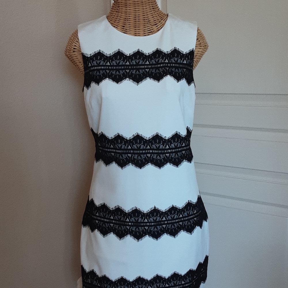 Belle Badgley Mischka Lace Dress